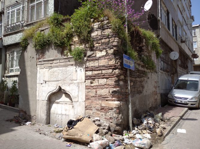 KÜRKÇÜBAŞI KÜLHANI SOKAK ÇEŞMESİ (ÖNCESİ)