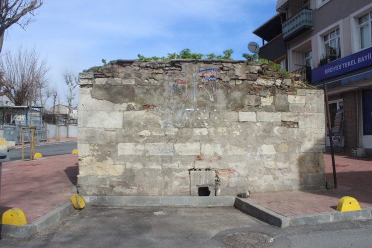 YEDİKULE MEYDAN ÇEŞMESİ ÖNCESİ